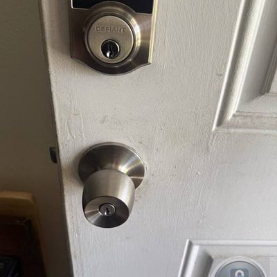 Keypad deadbolt emergency entry
